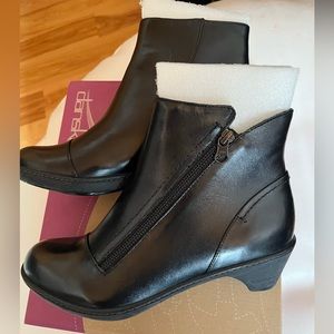 Dansko Billie Boots, size 39